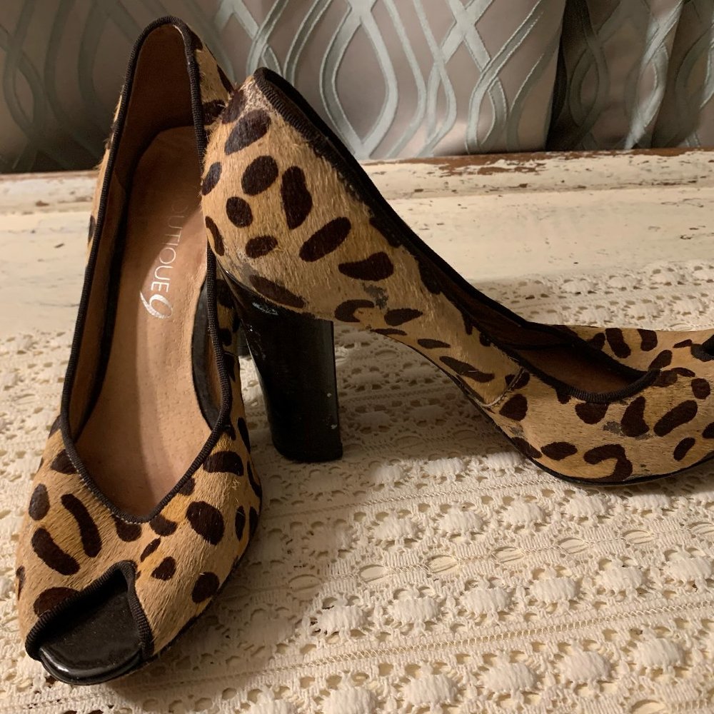 Rare Boutique 9 Cheetah Print Peep Toe Pumps